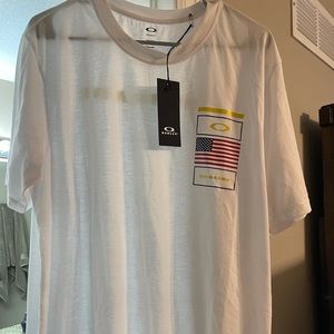 Oakley Tshirt